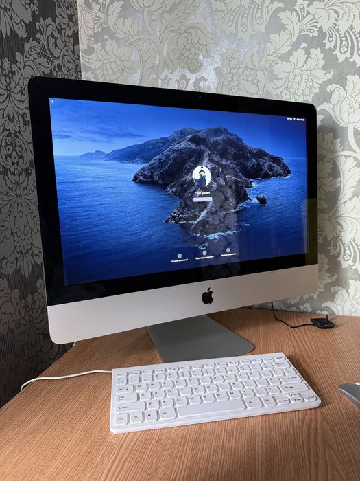 Apple iMac- 22 inch/ 16 gb ram- Mac Os Ventura