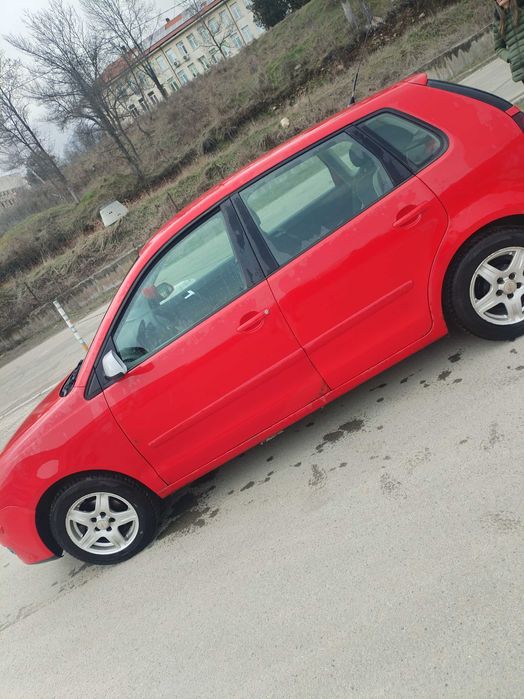 Продавам фолцваген поло