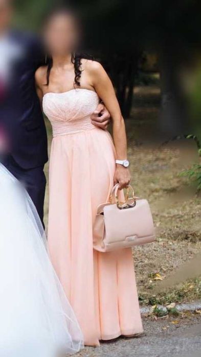 Стилна рокля за официални поводи