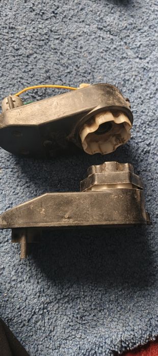 Bolalar mashinasining g‘ildirak motori sotiladi.