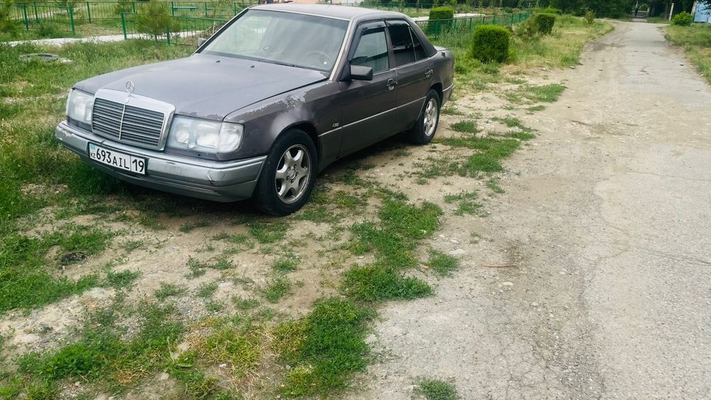 Продам Мерседес 124