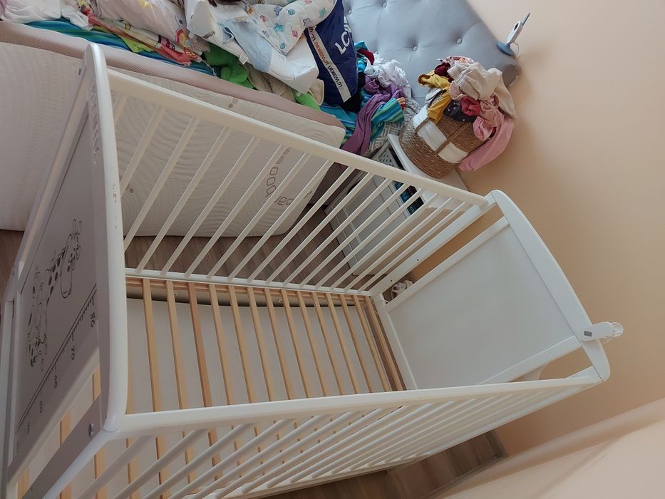 Бебешко легло от бор Baby needs с чекмедже