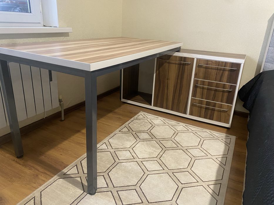 Стол письменный с приставкой