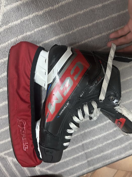 Хоккейный коньки