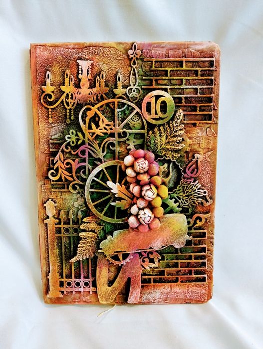 Блокноты в стиле миксмедиа