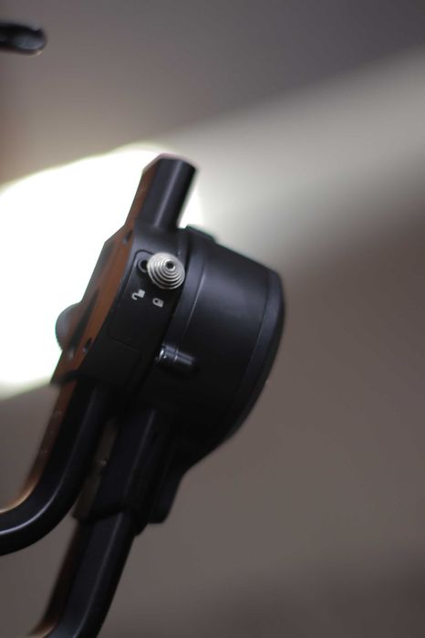 Электронный стабилизатор DJI RSC 2