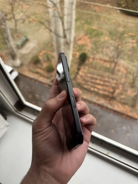 Iphone 16 черный