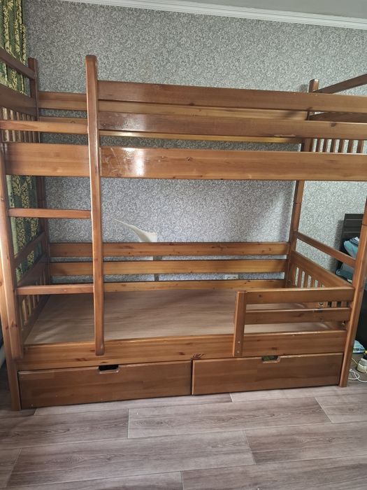Двухярусная кровать
