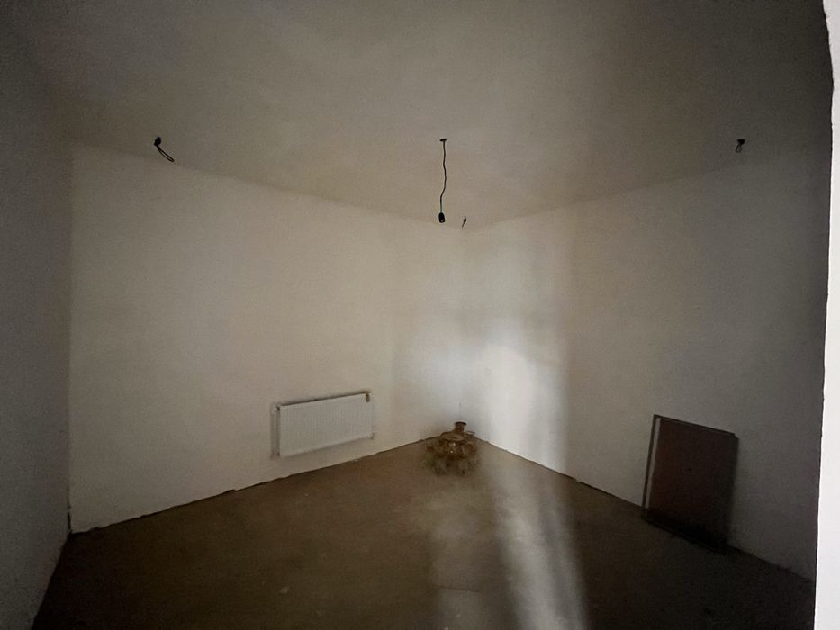 Uy sotiladi 3 xonalig