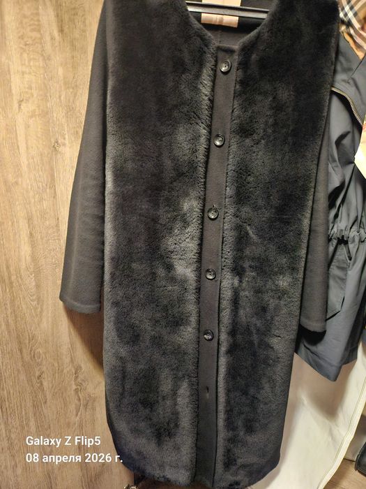 Пальто демисезонное.