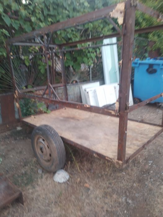 Vindem tot ce se vede cric.       De tonaj mare picioare pentr.  Soba