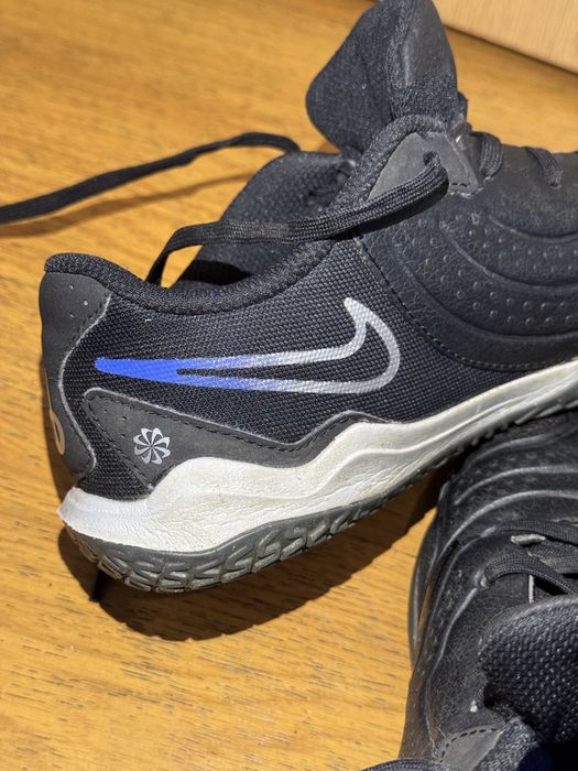 Nike DV350‑040 – Mărimea 36 Negru/Albastru – Stare Foarte Bună