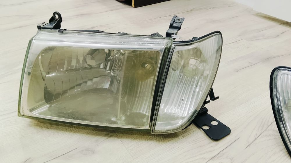 Продам фары Land Cruiser 100