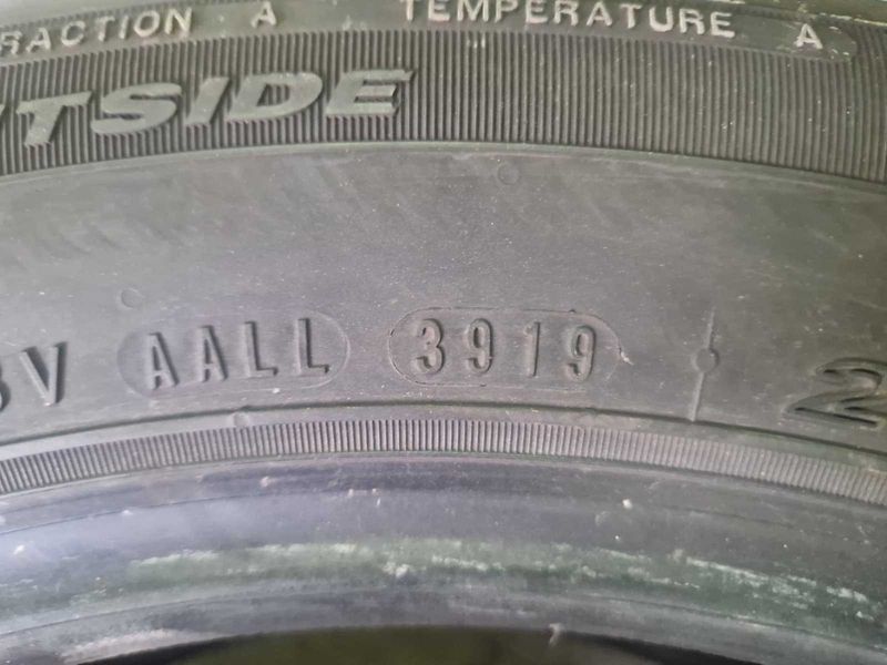 2 Nexen R17 215/55
летни гуми
DOT3919