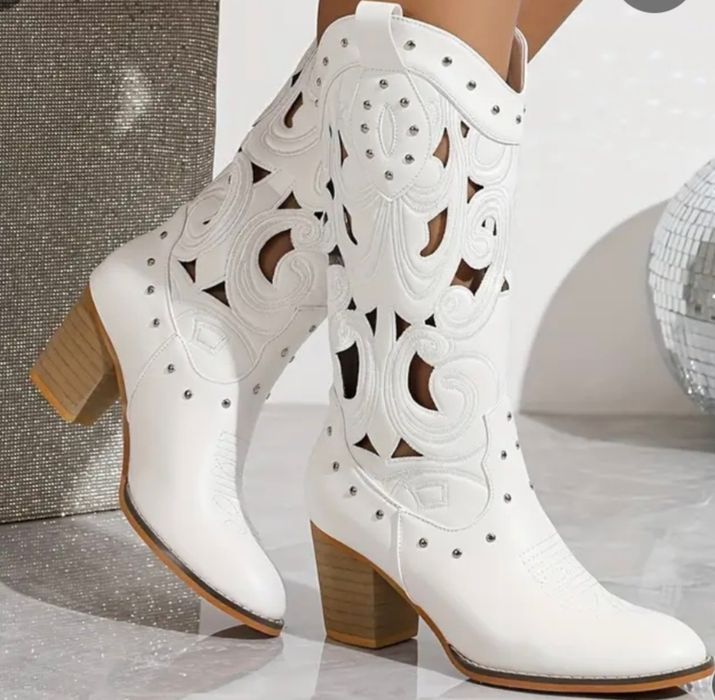 Ботуши дамски бели,летни,кожени каубойски.Дамски обувки.Маратонки