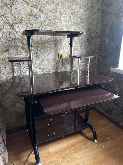 Компьютерный столик