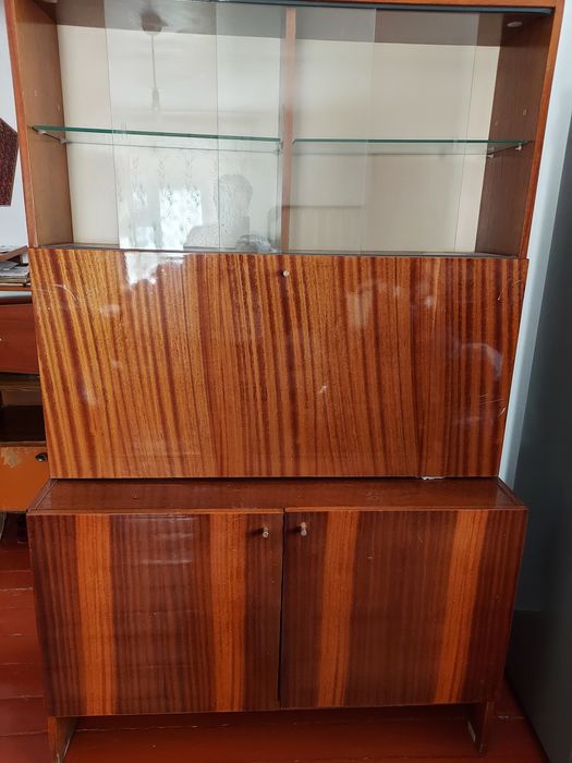 Сервант для посуды ( дерево).