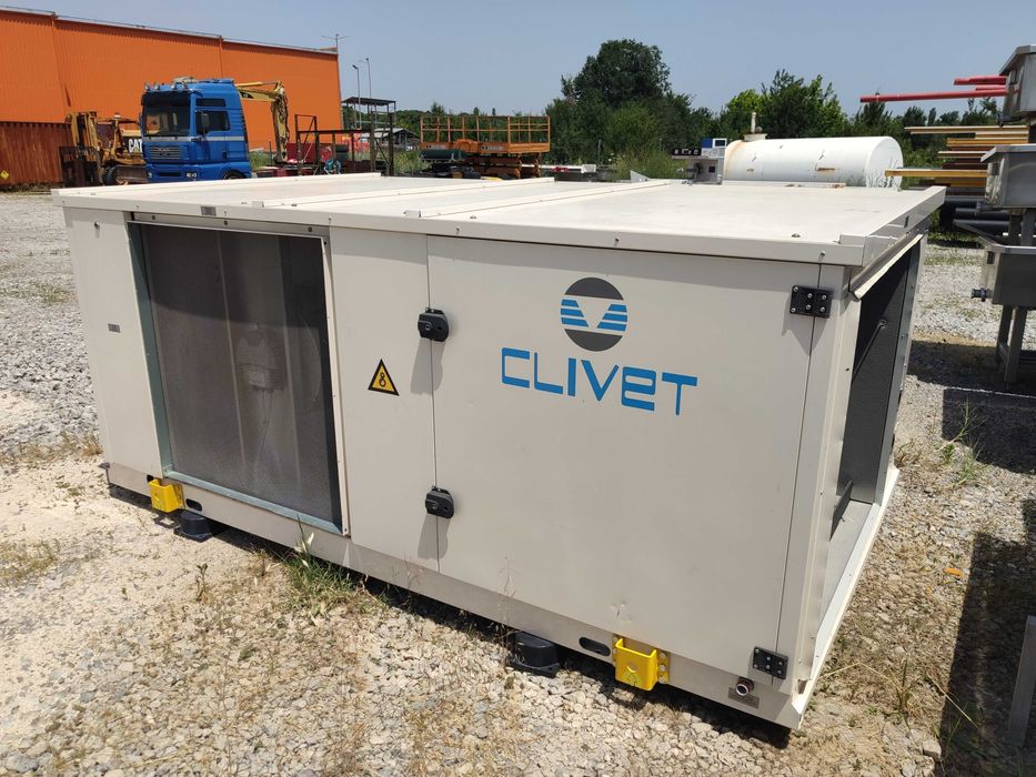 Продавам климатична инсталация