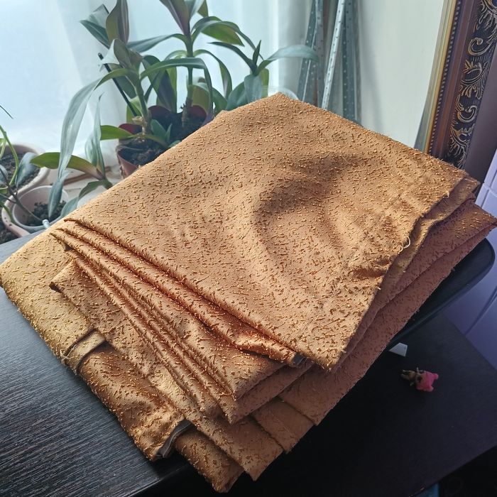 Гардина и шторы продам.