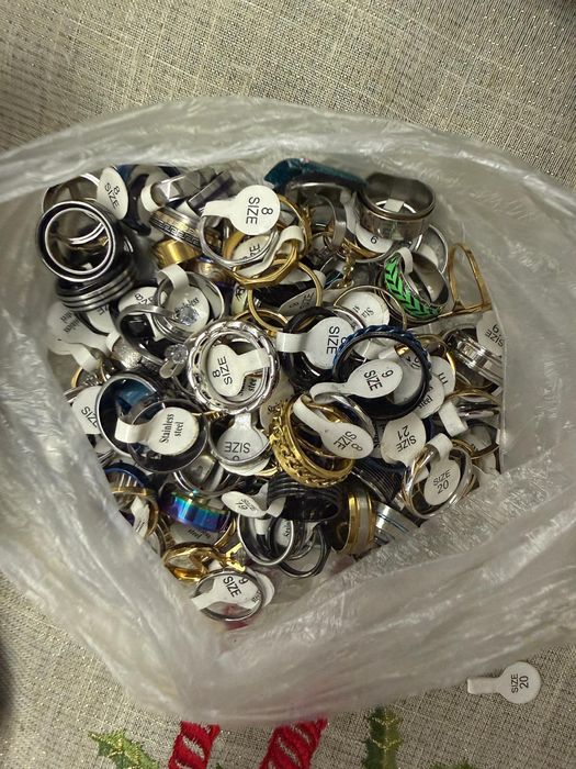 Bijuterii de vânzare