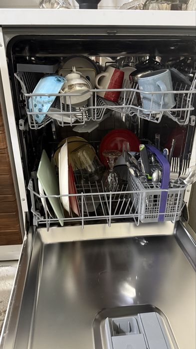 Продам посудомоечную машину