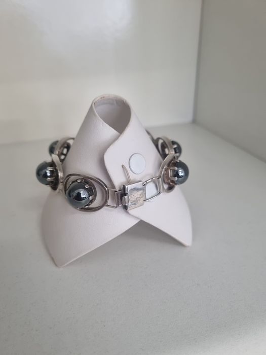 Красива стара сребърна гривна с 
 хематит