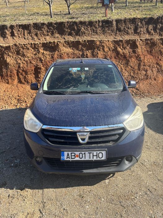 Vând Dacia Lodgy