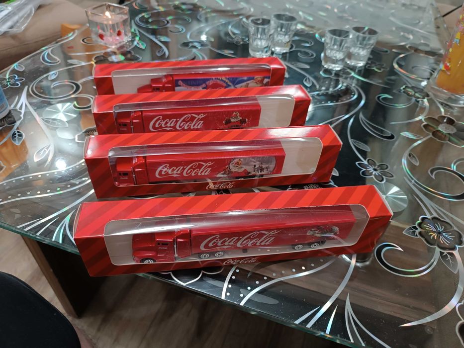 Коледни камиончета на кока кола