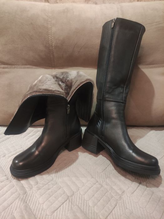 Продам зимние качественные сапоги