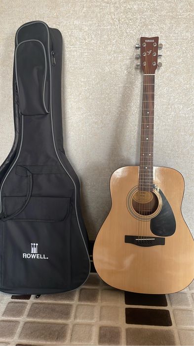 Акустическая гитара