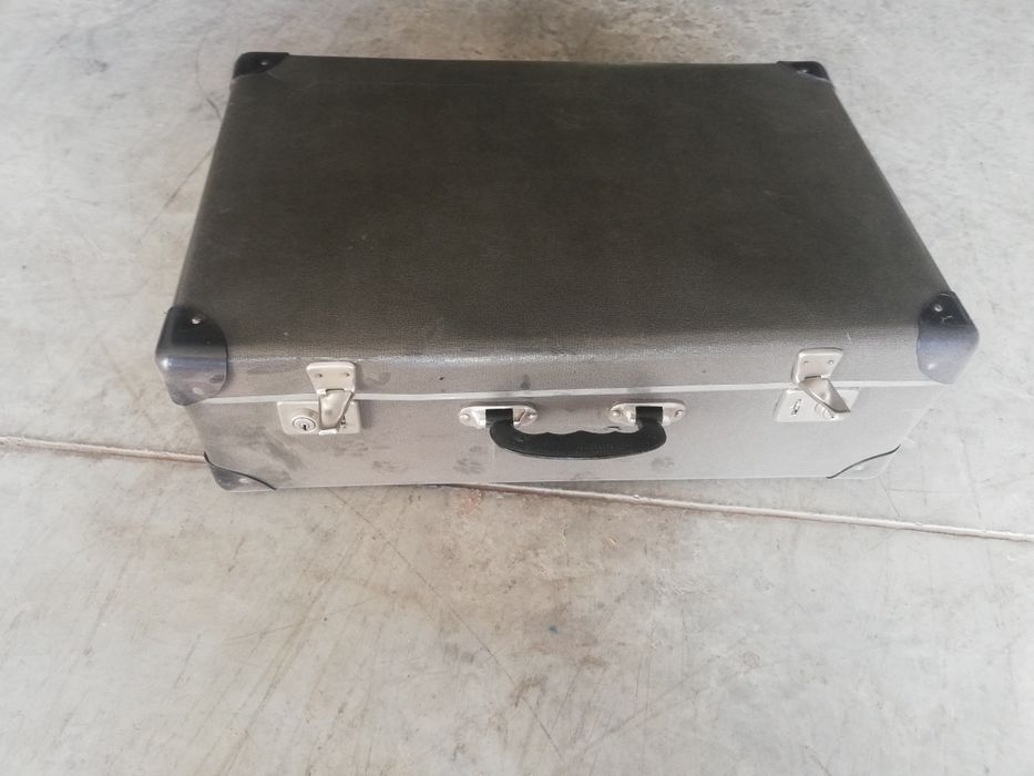 Стари ретро куфари