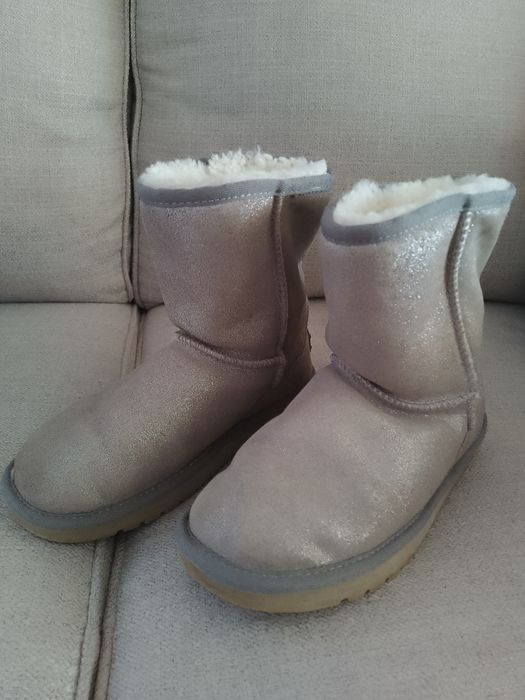 Cizme gen UGG -Cloud Nine Sheepskin din piele întoarsă