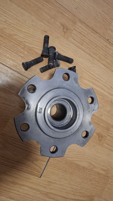 Vand butuc febi pajero 2006