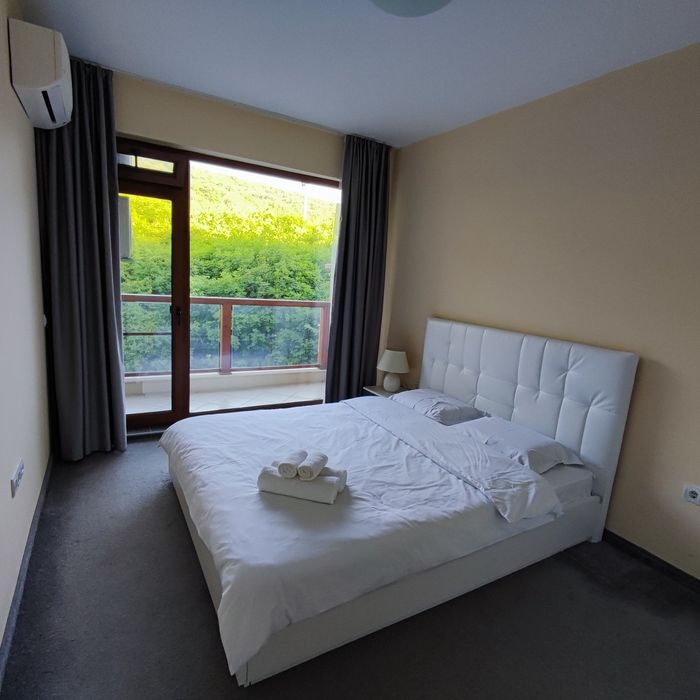 Дава се под наем Тристаен апартамент в Балчик - 97 кв.м за 550 € - Снимка #1