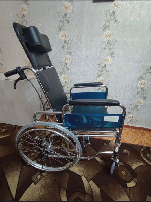 Продам инвалидную коляску новую