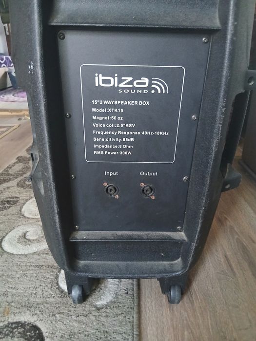 Vand 2 boxe Ibiza