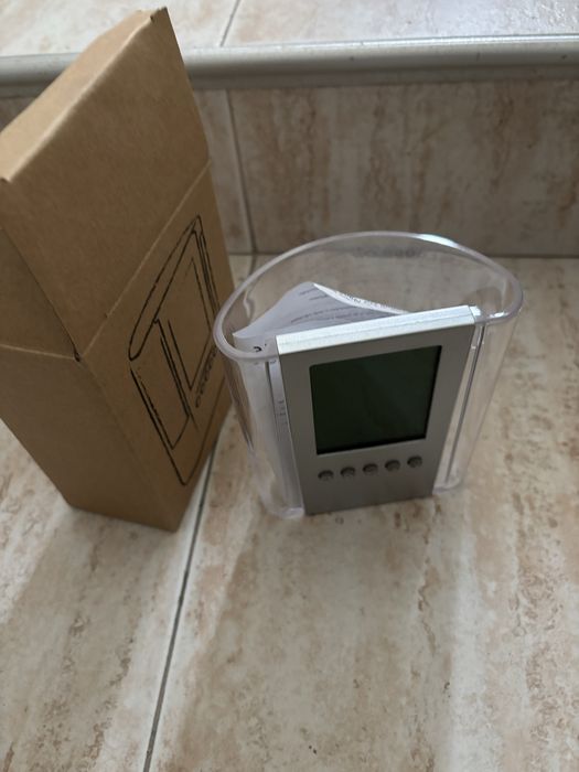 Дигитален настолен часовник