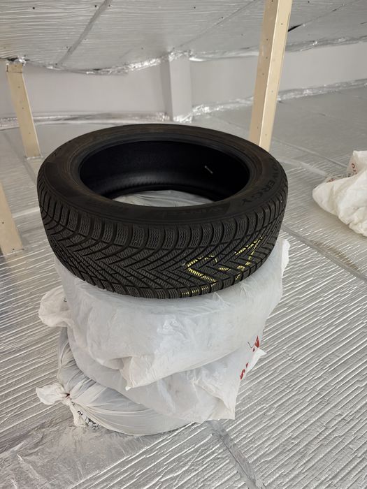 Set 4 Anvelope Iarna 235/50 R19 Pirelli Powergy Winter - DOT 2024 (Ca Noi) Achizitionate Dec 2024