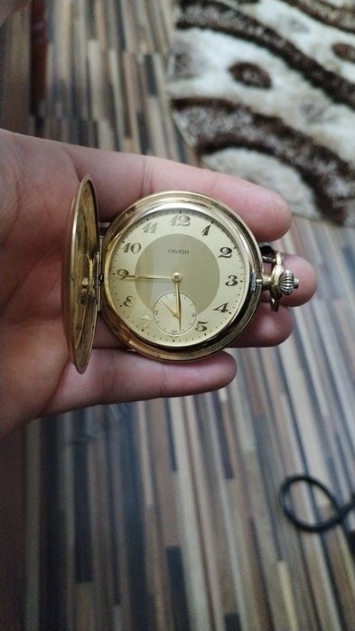 Vand ceas favor placat cu aur