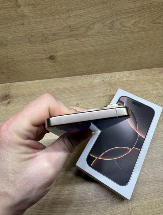 Iphone 16 pro desert titanium impecabil !