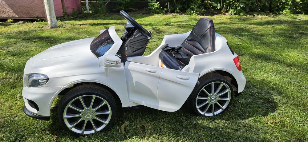 Masinuta electrica copii Mercedes-Benz GLA45 AMG – Cu telecomanda