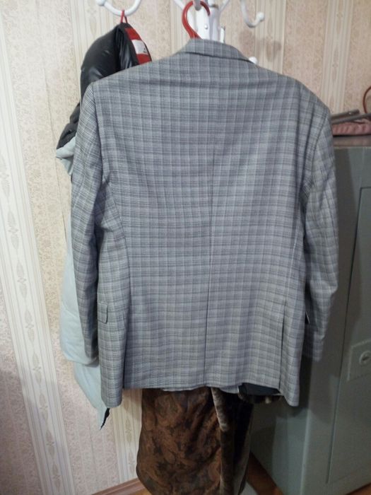 Костюм тройка 48 р