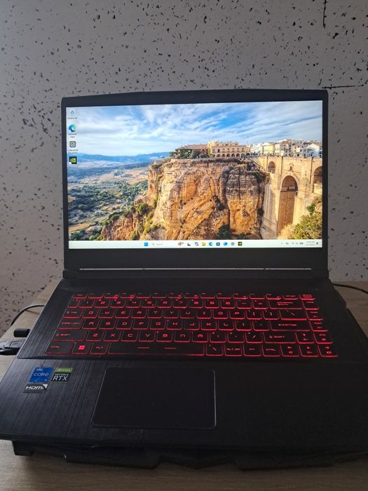 Vand laptop gaming MSI (nu schimb cu nimic doar vand)