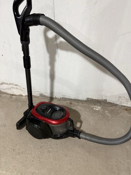 Пылесос бытовой