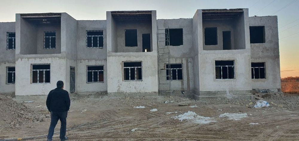 Kasmada qurilishi tugallanmagan katejla sotiladi.