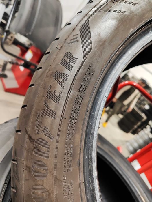 2бр. летни гуми 225/55/17 Goodyear