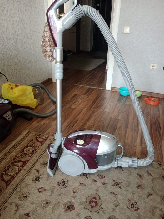 Пылесос LG.     .