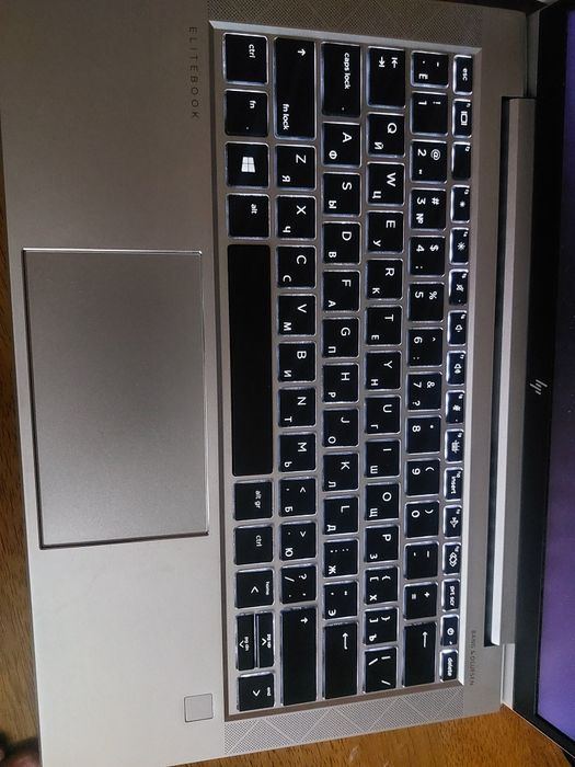 HP EliteBook 830 G8