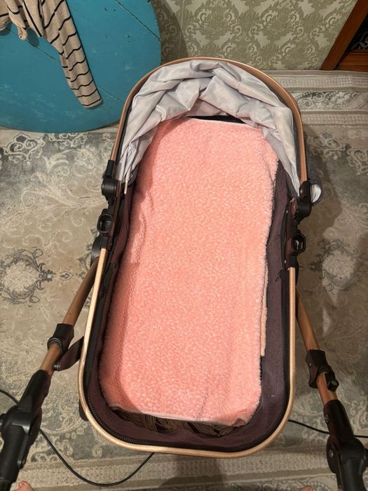 Продам коляску срочно