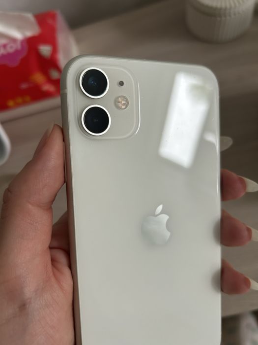 Продам iphone 11 на 128 Ггб (состояние хорошее)